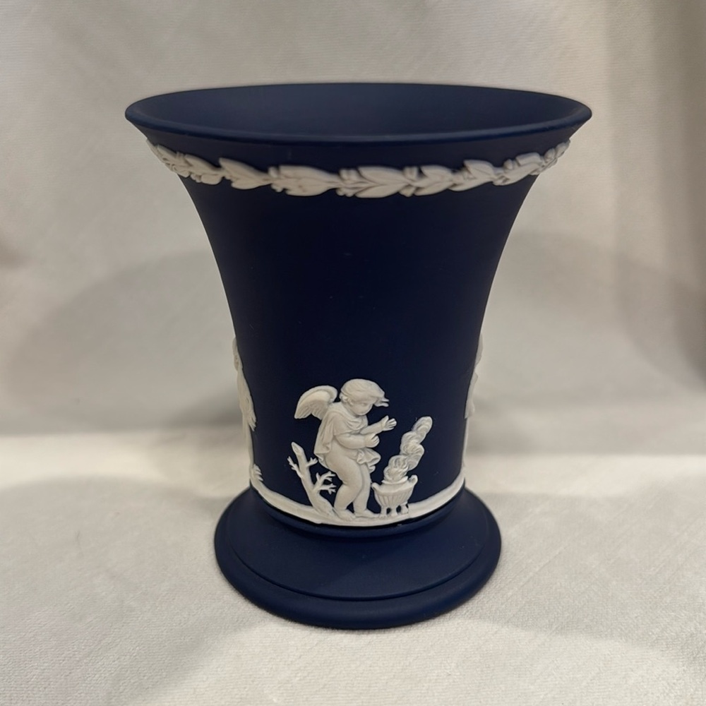 Vintage Wedgewood, Jasperware Season Posey Pot